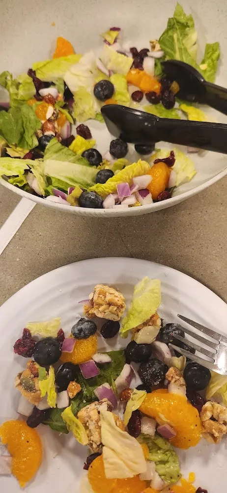Pauline's Fruit Market Salad